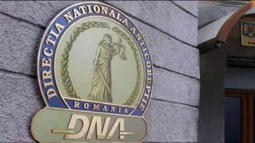 Directoarea unei şcoli din Bucureşti, prinsă în flagrant luând mită de la reprezentantul unei firme care făcea lucrări de reabilitare a instituției de învățământ