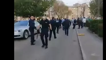 Forțele de ordine au fost atacate cu pietre, la Hunedoara, după ce au reținut un bărbat fără documente la el. Poliția susține că acesta era în stare de ebrietate și că ar fi fost asaltată de rudele și cunoștințele sale (VIDEO)