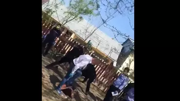 Șeful Poliției din Bolintin Vale a fost demis din funcție. A fost filmat în timp ce bătea un bărbat lipsit de apărare