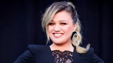 Cântăreața Kelly Clarkson și-a scos la vânzare vila de lux pentru exorbitanta sumă de 10 milioane de dolari. Imagini cu proprietatea de vis din mijlocul naturii (VIDEO)