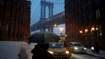 New York, acoperit de zăpadă în luna mai. Vremea anormală din SUA a condus la înregistrarea celor mai scăzute temperaturi din ultimii 43 de ani (FOTO)