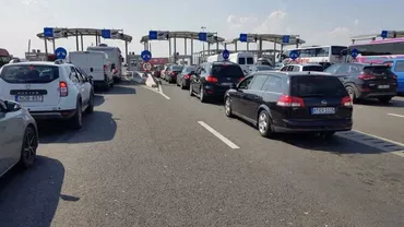 Cozi kilometrice la punctele de trecere a frontierei din vestul țării. 30.000 de oameni au trecut granița fără a se supune controlului epidemiologic (VIDEO)