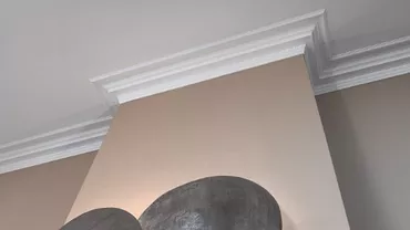 Relaţia dintre cornişă şi tavan este relaţia perfectă în amenajările interioare