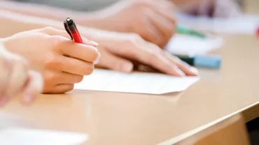 Regulile pentru desfășurarea Evaluării Naționale: Temperatura elevilor, măsurată la intrarea în școală. Procesul se repetă de trei ori, la interval de 2-5 minute, pentru cei cu febră