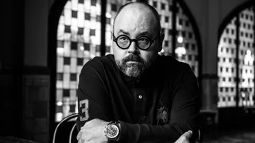 A murit scriitorul spaniol Carlos Ruiz Zafón, autorul romanului ”Umbra vântului”