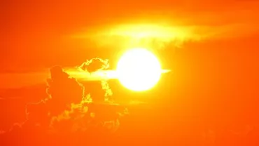 Val de aer tropical peste România. Temperaturi caniculare și fenomene extreme