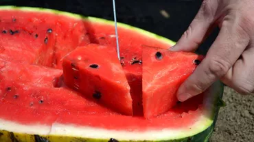 De ce este pepenele bun pentru sănătate. Cinci secrete pe care nu le ştiai