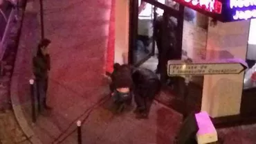 Un român l-a ucis pe amantul soției lui și și-a alergat nevasta cu trei cuțite