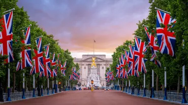 Pub-urile și restaurantele din Marea Britanie s-au redeschis. Experții în Sănătate Publică: „Riscurile sunt prea mari”