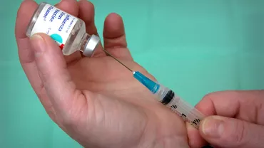 Vaccin COVID-19: Compania Moderna intră în faza finală a testelor clinice, prima companie din lume care ajunge la această etapă