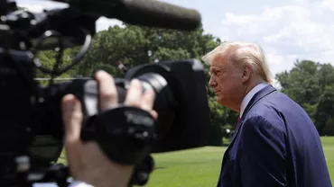 Președintele Donald Trump crede că „măștile sunt bune”, dar îi va lăsa pe guvernatori să decidă dacă americanii sunt obligați să le poarte sau nu