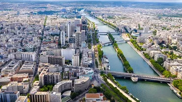 Centre de testare pentru COVID-19, pe plajele artificiale din Paris: „Sunt mulți oameni cărora nu pare să le pese”