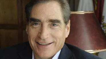 Petre Roman împlinește azi 74 de ani. Cum arăta în tinerețe fostul premier al României