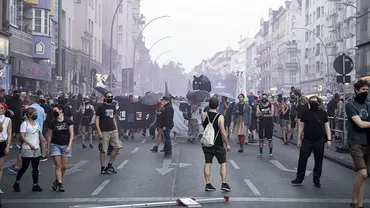 Politicienii germani, critici virulente la adresa protestatarilor coronasceptici din Berlin: „Mii de Covidioți”