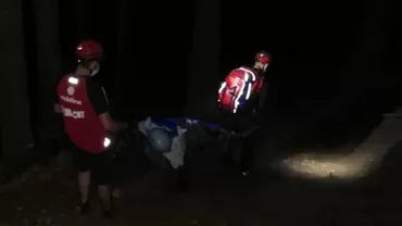 A plecat într-o drumeție alături de prieteni, dar oboseala și-a spus cuvântul. Amicii l-au lăsat în mijlocul drumului, iar cei de la Salvamont l-au găsit într-o stare foarte gravă