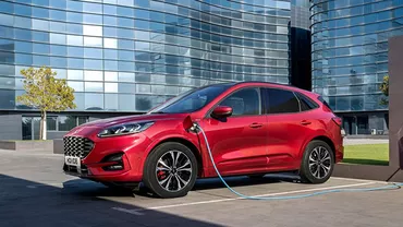 Ford Kuga PHEV: livrări sistate. Bateria poate lua foc!
