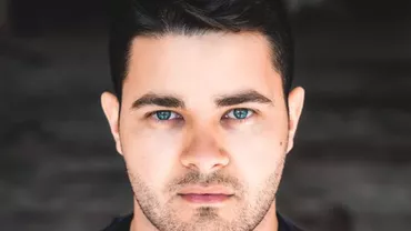 Coșmarul trăit de un actor de la „Teatrul Național din Timișoara”, testat pozitiv pentru COVID-19. Aduce acuzații grave: „Revoltător, oribil! Zilnic am sunat la DSP si cei de acolo mă directionau către...”