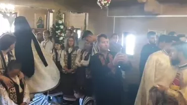 Biserica din Cireșoaia, sfințită fără norme de protecție sanitară. La ceremonie s-au îmbulzit zeci de oameni (VIDEO)