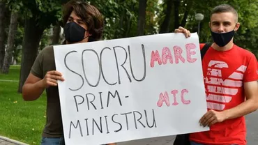 Nuntă la guvern: Flashmob-ul ”Colaci pentru socrul mare”, un protest inedit al tinerilor din Moldova (FOTO, VIDEO) 