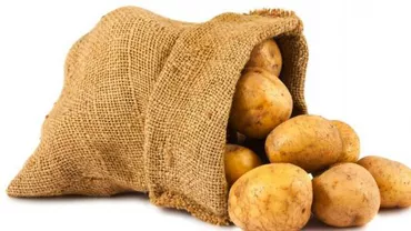 A luat un sac de cartofi. Acasă, soţul ei l-a desfăcut, dar imediat a început să ţipe: Ia copiii şi fugi!