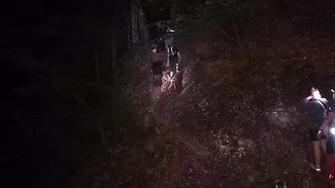 Salvamontişti din Bușteni caută trei persoane rătăcite în pădure, între cabanele Diham şi Gura Diham