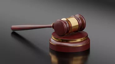 Administratorul de hotel acuzat că SCUIPĂ în mâncarea clienţilor a ajuns în instanţă: Noi detalii INCREDIBILE au ieşit la iveală!