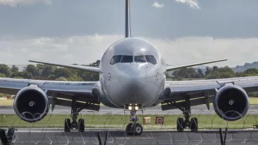 Bilete de avion, epuizate în 10 minute. Destinația…nicăieri! Ce companie a dat lovitura
