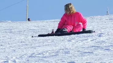 CELE MAI TARI BANCURI CU SPORTIVI:  O blondă, la cabina de la baza pârtiei de schi / Bună ziua, pot să-mi las și eu silicoanele aici? / Da’ ce-ați pățit? / Păi ...