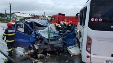 UPDATE // Accident grav în Iași, între un TIR, o dubă și un microbuz. Doi bărbați a murit, iar alte șase persoane rănite au ajuns la spital (VIDEO)