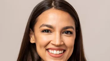 Aproape 700.000 de persoane au urmărit-o pe democrata Alexandria Ocasio-Cortez în timp ce juca live jocul video „Among Us”