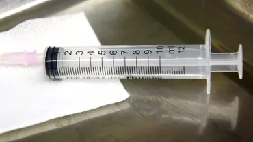 EXCLUSIV // România, aproape de o criză a vaccinului antigripal. Reprezentant al pacienților: Medicii au primit până la 15 doze de vaccin, dar unii au pe liste până la 500 de pacienți. Producătorii nu fac față cererii foarte mari