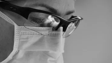 Medicii francezi avertizează: Am pierdut controlul asupra pandemiei de coronavirus. Tot mai multe restricții sunt introduse în Europa