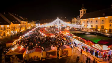 Medicii cer suspendarea Târgului de Crăciun de la Sibiu. Părerile localnicilor sunt împărțite: „Urât, ar fi frumos să se pastreze tradiția” / „Dacă toată lumea poartă măști, ne protejăm” (VIDEO)