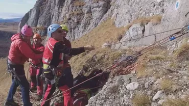 Tragedie în Munții Bucegi. Un bărbat a căzut în gol sute de metri, după ce a încercat să zboare cu parapanta