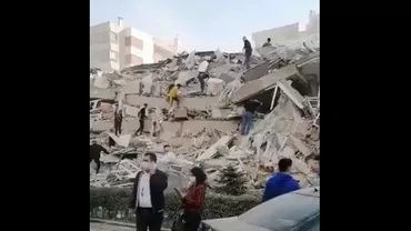 Cutremur puternic în vestul Turciei: S-a resimțit de la Istanbul la Atena. Mai multe clădiri s-au prăbușit în Izmir. „A fost un seism foarte mare, cu greu am putea avea altul mai mare” (FOTO și VIDEO)