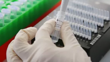 Cazul bizar al unui bărbat din Galați: A primit rezultat negativ la testul Covid-19, deși era infectat cu coronavirus