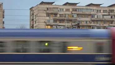 Bătaie de joc pe bani publici. Inaugurat cu mare fast de Sorin Oprescu după o investiție de 11 milioane de lei, trotuarul rulant din Gara de Nord a ajuns o ruină (VIDEO)