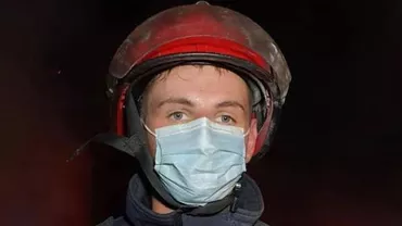 La 21 de ani, Vlad înfruntă cu mult curaj flăcările incendiilor la care participă. Visul său a fost să devină pompier așa că azi își dedică tinerețea ajutând alți oameni