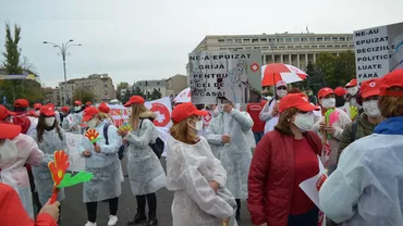 Sindicaliștii Sanitas pichetează, marți, Guvernul: ”Până la materializarea angajamentelor obținute, Federația continuă protestele”