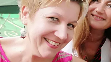 Simona are cancer în stadiul patru, dar nu renunță să le predea elevilor. Munca o ajută să uite de durere, de greață și de rău