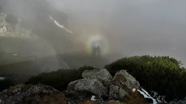 Efectul Gloria, fenomen foarte rar surprins în imagini, în Munții Bucegi (FOTO)
