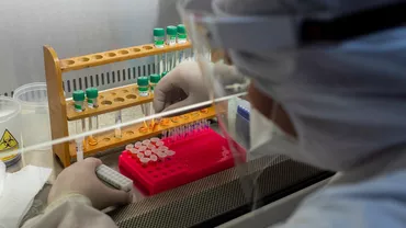 CORONAVIRUS | O nouă zi cu peste 10.000 de cazuri de COVID-19 în România. Record la ATI - 1.152 de pacienți în stare gravă. Alți 121 au decedat