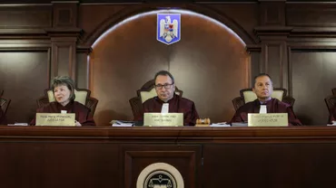 CCR a amânat luarea unei decizii privind majorarea pensiilor cu 40%. Hotărârea, abia după alegerile parlamentare