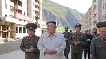 Spionajul sud-coreean a anunțat că Nordul a ordonat execuții și a plasat Phenianul sub lockdown, din cauza crizei COVID-19. Kim Jong-un a interzis și pescuitul pe mare