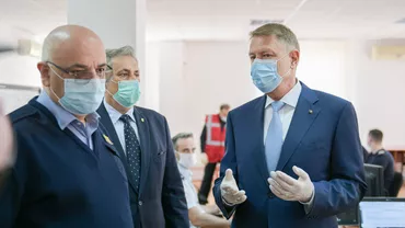 Klaus Iohannis l-a decorat pe Raed Arafat cu Ordinul și Medalia Merit Sanitar în grad de Cavaler
