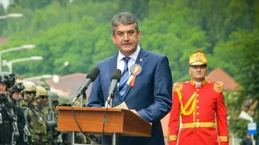 Fostul vicepremier Gabriel Oprea își lansează primul său volum de memorii, “Confesiuni din sufrageria lui Oprea”