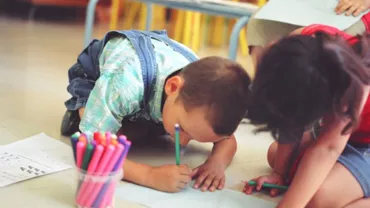 CNCD a decis sancționarea unei învăţătoare pentru „comportament ostil” faţă de un elev cu autism