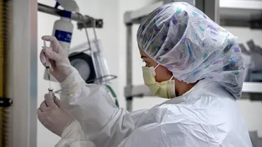 Aproape 5.700 de cazuri noi de COVID-19 și 107 decese în 24 de ore. La ATI sunt internați 1.297 de pacienți cu coronavirus