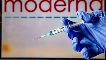 Vaccinul anti-COVID-19 produs de Moderna a fost autorizat în SUA. Executivul american a pre-cumpărat 200 de milioane de doze, dublu față de cel al Pfizer