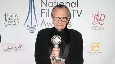 Celebrul jurnalist Larry King, depistat pozitiv pentru COVID-19. De peste o săptămână este internat în Los Angeles